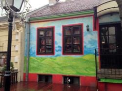 Façade colorée à Belgrade
